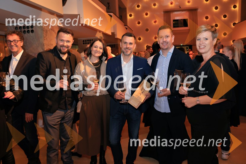  Marko Pavčnik, chef, restavracija Pavus;  ... ;  Igor Jagodic, kuharski mojster, restavracija Strelec;  ... ;  ... GAULT&MILLAU podelil nagrade za leto 2025