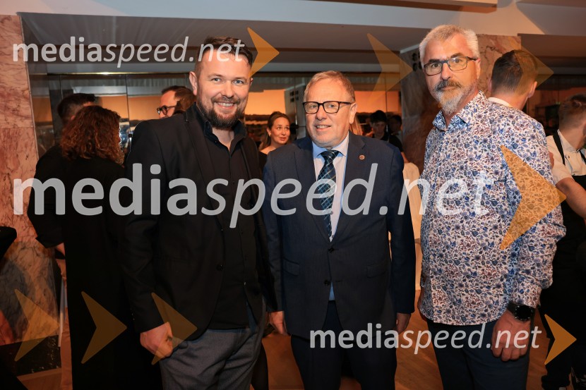  ... ;  Marko Pavčnik, chef, restavracija Pavus;  ... GAULT&MILLAU podelil nagrade za leto 2025