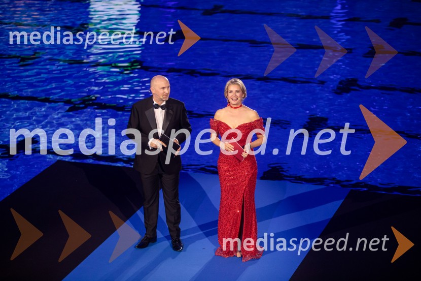  Anže Bašelj, voditelj;  Bernarda Žarn, voditeljicaOdprtje Športnega centra Ilirija