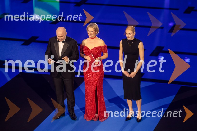  Anže Bašelj, voditelj;  Bernarda Žarn, voditeljica;  Neža Klančar, plavalkaOdprtje Športnega centra Ilirija