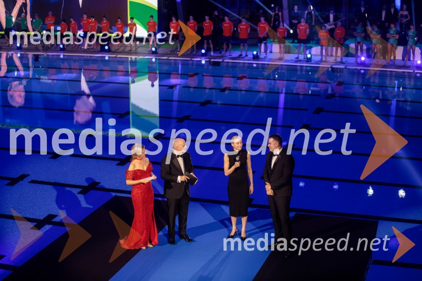  Bernarda Žarn, voditeljica;  Anže Bašelj, voditelj;  Neža Klančar, plavalka;  Peter Mankoč, slovenski plavalecOdprtje Športnega centra Ilirija