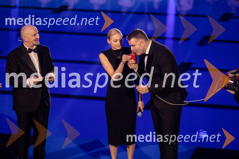 mag. Iztok Seljak, predsednik, Združenje Manager;  Neža Klančar, plavalka;  Peter Mankoč, slovenski plavalecOdprtje Športnega centra Ilirija