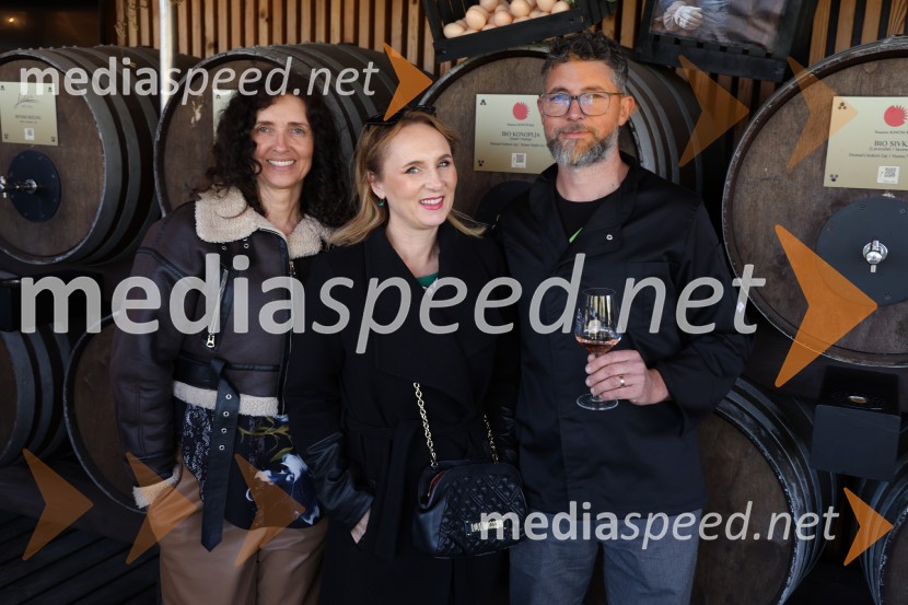  ... ;  Tamara Fortuna, blogerka;  Bogdan Mak, posestvo Sončni rajOdprtje sezone Fontane vin Vodole 2025