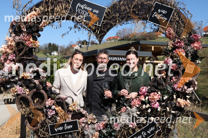  ... ;  Bogdan Mak, posestvo Sončni raj;  Nina  Polanec, 28. Vinska kraljica Slovenije 2025Odprtje sezone Fontane vin Vodole 2025