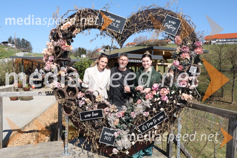  ... ;  Bogdan Mak, posestvo Sončni raj;  Nina  Polanec, 28. Vinska kraljica Slovenije 2025Odprtje sezone Fontane vin Vodole 2025