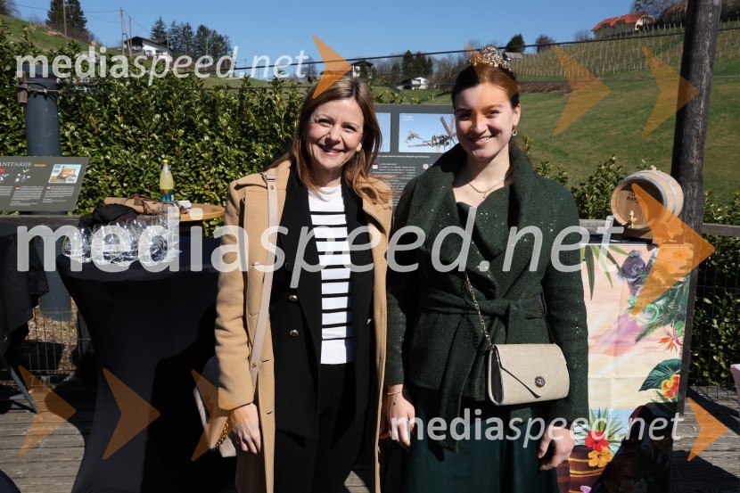  Darja Vudler Berlak, županja, Občina Sveti Andraž v Slovenskih goricah;  Nina  Polanec, 28. Vinska kraljica Slovenije 2025Odprtje sezone Fontane vin Vodole 2025