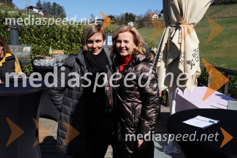  Tanja Peinkiher, urednica, Toti radio;  Anita  Mlakar, moderatorka in svetovalka za odnose z javnostmiOdprtje sezone Fontane vin Vodole 2025