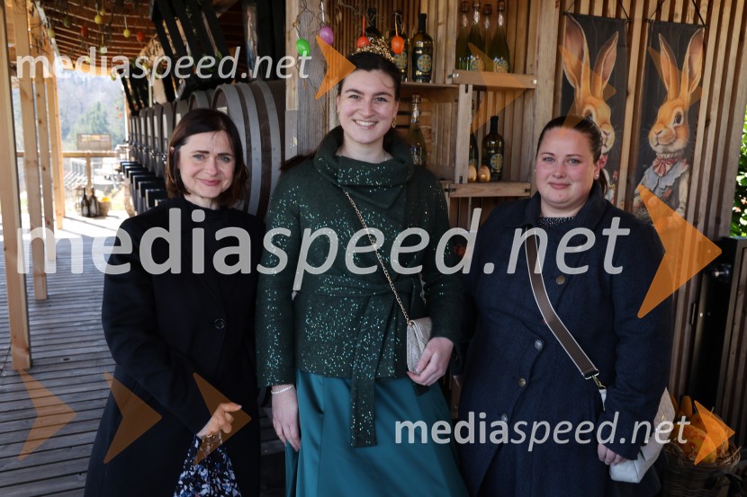  ... ;  Nina  Polanec, 28. Vinska kraljica Slovenije 2025;  ... Odprtje sezone Fontane vin Vodole 2025