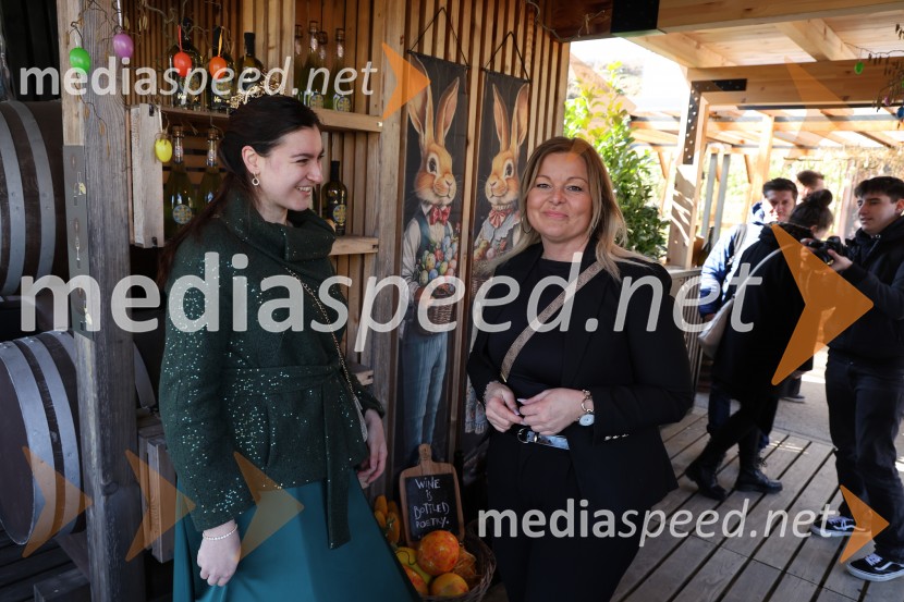  Nina  Polanec, 28. Vinska kraljica Slovenije 2025;  ... Odprtje sezone Fontane vin Vodole 2025