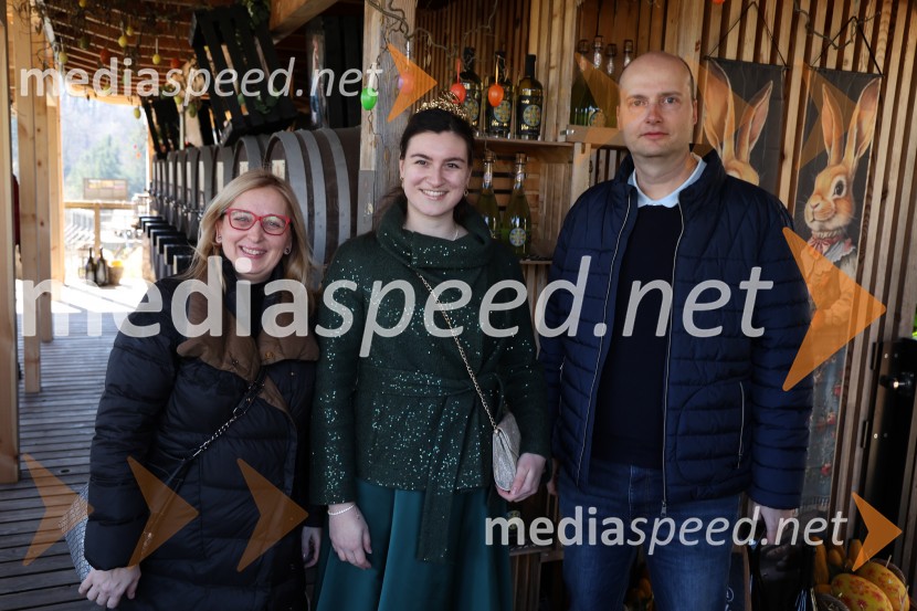  ... ;  Nina  Polanec, 28. Vinska kraljica Slovenije 2025;  ... Odprtje sezone Fontane vin Vodole 2025