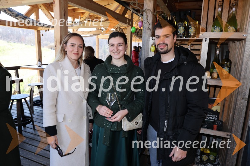  ... ;  Nina  Polanec, 28. Vinska kraljica Slovenije 2025;  ... Odprtje sezone Fontane vin Vodole 2025