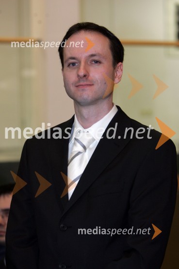 Dr. Simon Beloglavec, Fakulteta za elektrotehniko in računalništvoUniverza v Mariboru, promocija doktorjev znanosti