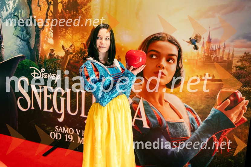  Klara Čotar, Black Tea CosplaySneguljčica, premiera Disneyjeve klasike v Cineplexx Ljubljana