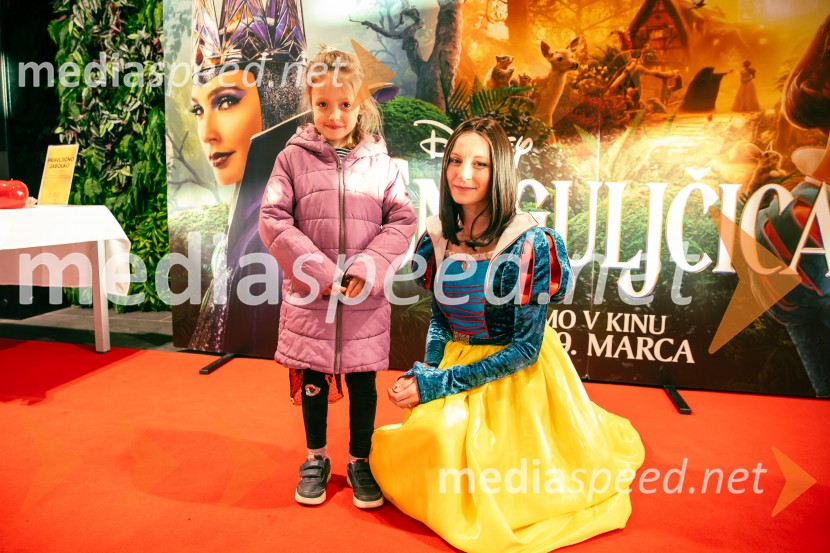  ... ;  Klara Čotar, Black Tea CosplaySneguljčica, premiera Disneyjeve klasike v Cineplexx Ljubljana