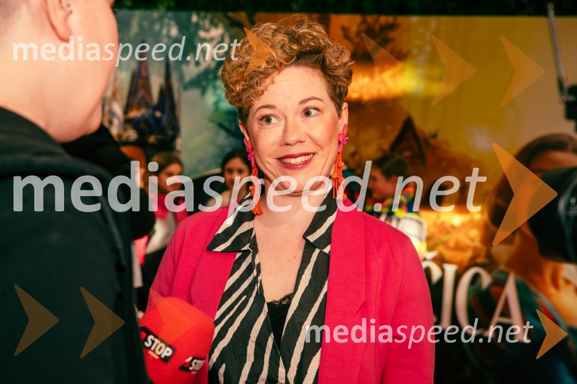  Tanja Pečenko, pevka, igralka, plesalkaSneguljčica, premiera Disneyjeve klasike v Cineplexx Ljubljana