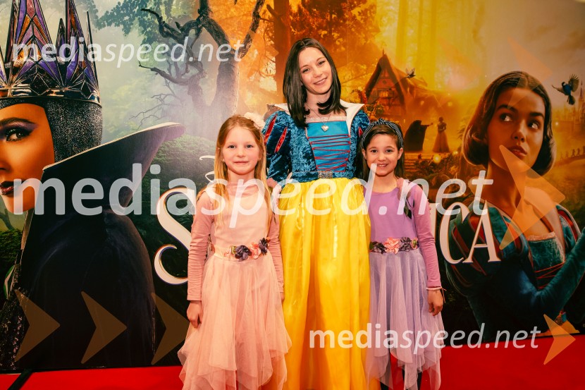 ... ;  Klara Čotar, Black Tea Cosplay;  ... Sneguljčica, premiera Disneyjeve klasike v Cineplexx Ljubljana