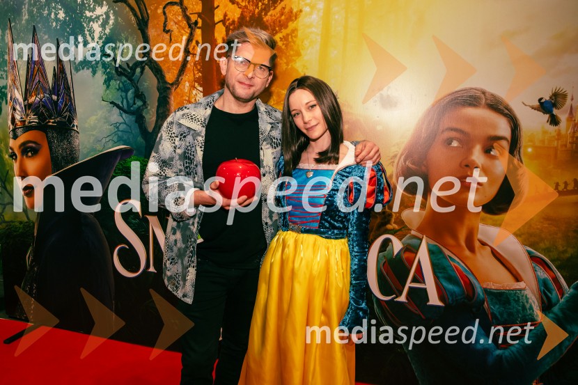  Klemen Bunderla, radijski voditelj, radio Aktual;  Klara Čotar, Black Tea CosplaySneguljčica, premiera Disneyjeve klasike v Cineplexx Ljubljana