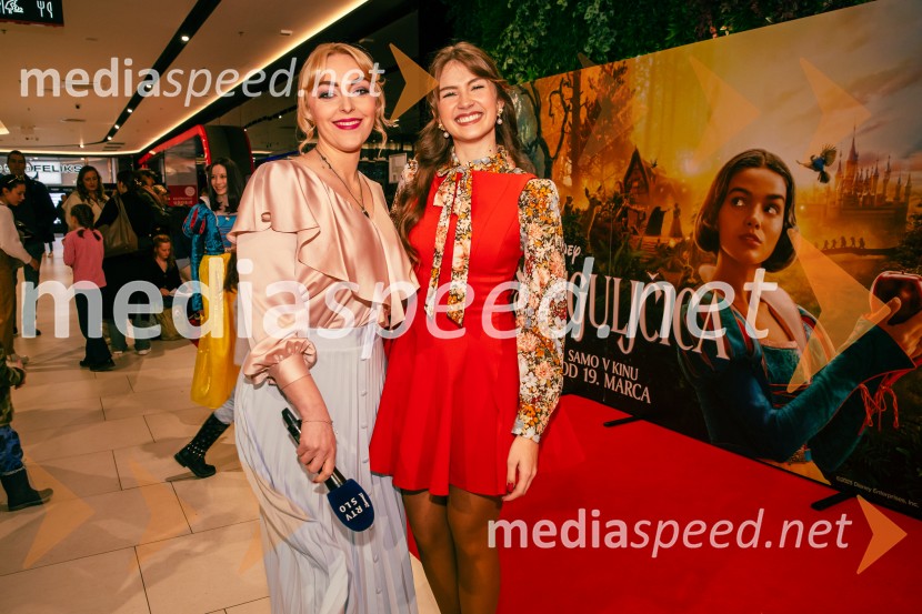  Tjaša  Platovšek, voditeljica in urednica, RTV SLO;  Saša Lešnjek, pevka, igralkaSneguljčica, premiera Disneyjeve klasike v Cineplexx Ljubljana