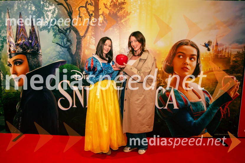  Klara Čotar, Black Tea Cosplay;  ... Sneguljčica, premiera Disneyjeve klasike v Cineplexx Ljubljana