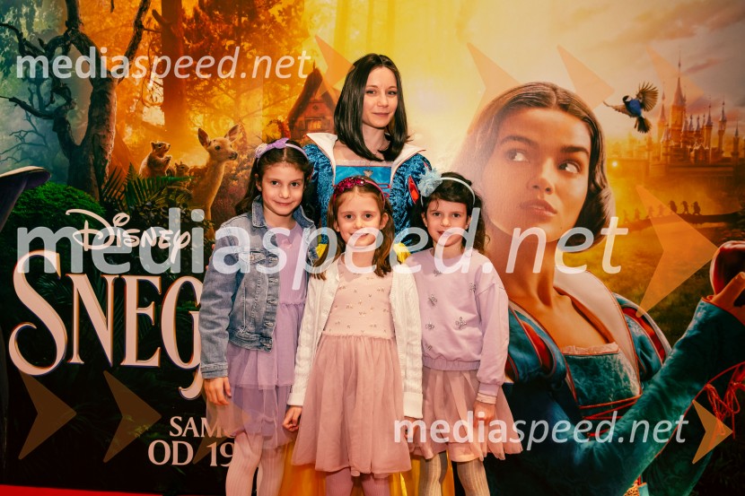  ... ;  ... ;  Klara Čotar, Black Tea Cosplay;  ... Sneguljčica, premiera Disneyjeve klasike v Cineplexx Ljubljana