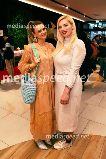  Nina Osenar Kontrec, pevka, voditeljica, model;  ... Sneguljčica, premiera Disneyjeve klasike v Cineplexx Ljubljana