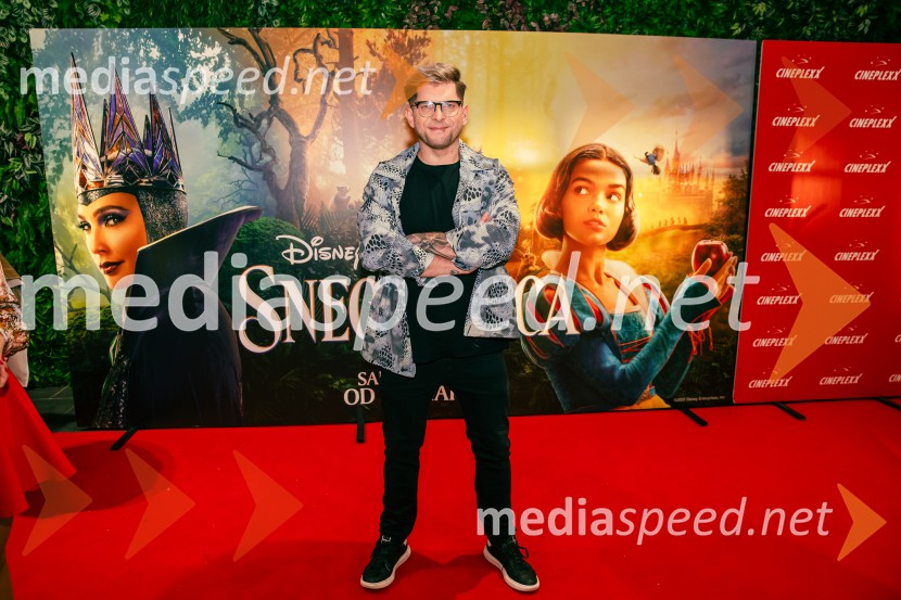  Klemen Bunderla, radijski voditelj, radio AktualSneguljčica, premiera Disneyjeve klasike v Cineplexx Ljubljana