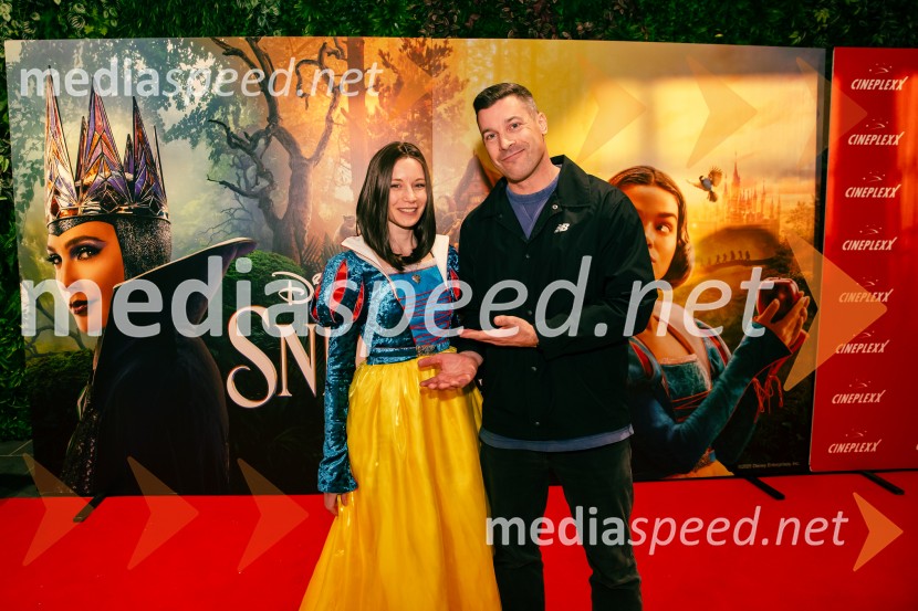  Klara Čotar, Black Tea Cosplay;  Klemen Bučan, radijski voditelj, stand-up komik, DJSneguljčica, premiera Disneyjeve klasike v Cineplexx Ljubljana