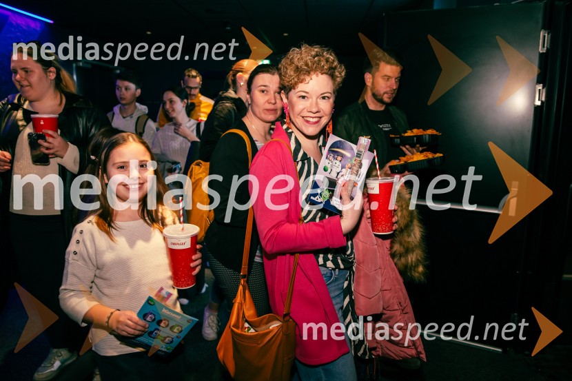  ... ;  Tanja Pečenko, pevka, igralka, plesalkaSneguljčica, premiera Disneyjeve klasike v Cineplexx Ljubljana