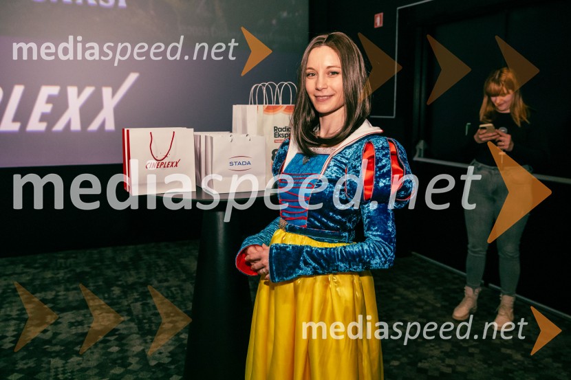 Klara Čotar, Black Tea CosplaySneguljčica, premiera Disneyjeve klasike v Cineplexx Ljubljana