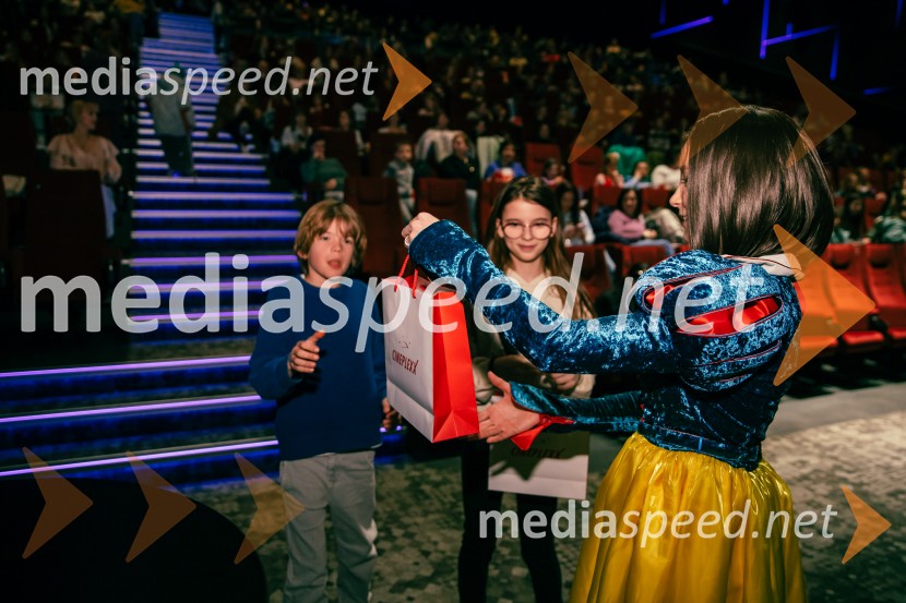  ... ;  ... ;  Klara Čotar, Black Tea CosplaySneguljčica, premiera Disneyjeve klasike v Cineplexx Ljubljana