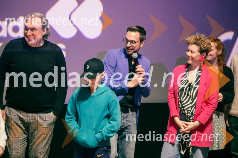  Marjan Bunič, pevec, voditelj, Radio Ognjišče;  ... ;  Srđan Milovanović, glasbenik;  Tanja Pečenko, pevka, igralka, plesalkaSneguljčica, premiera Disneyjeve klasike v Cineplexx Ljubljana