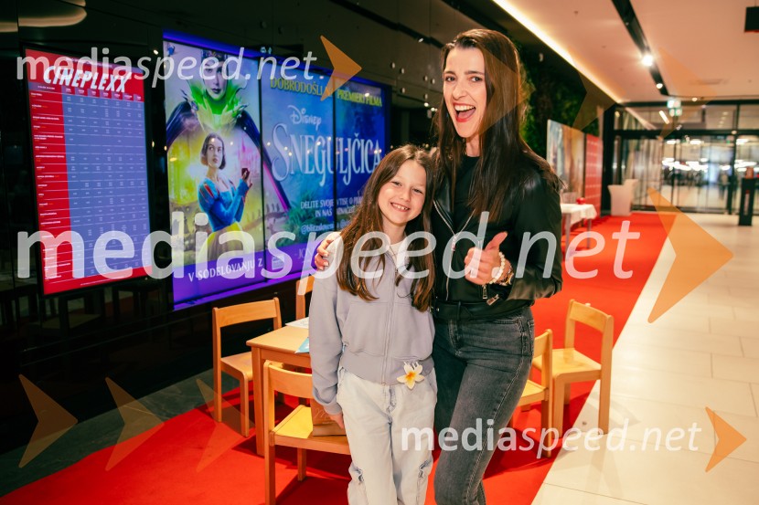  ... ;  Alenka  Husič, pevka, skupina BepopSneguljčica, premiera Disneyjeve klasike v Cineplexx Ljubljana