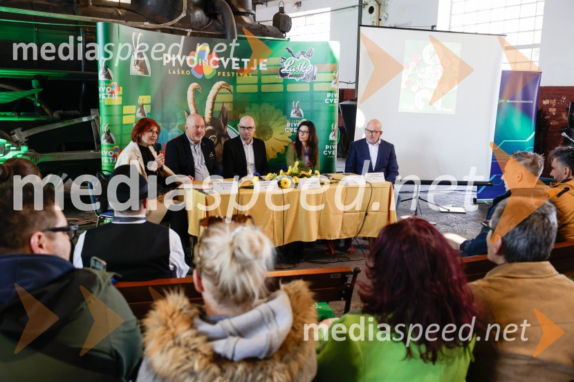  Darinka Pavlič Kamien, strokovnjakinja za komuniciranje;  Urban Centa, programski direktor festivala Pivo in cvetje Laško;  Miha  Mirt, direktor STIK Laško;  Jana Morelj, radijska in TV voditeljica;  Miha  Butara, direktor SŽ Potniški prometNovinarska konferenca pred festivalom Pivo in cvetje Laško 2025