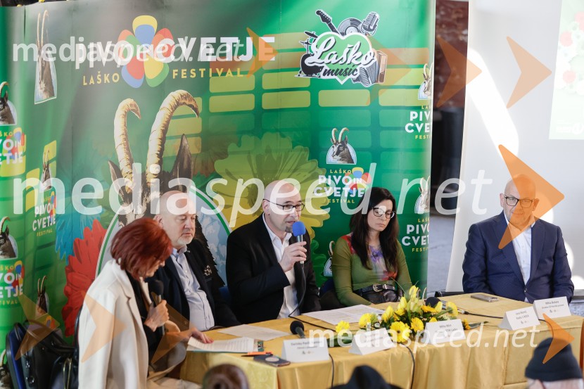  Darinka Pavlič Kamien, strokovnjakinja za komuniciranje;  Urban Centa, programski direktor festivala Pivo in cvetje Laško;  Miha  Mirt, direktor STIK Laško;  Jana Morelj, radijska in TV voditeljica;  Miha  Butara, direktor SŽ Potniški prometNovinarska konferenca pred festivalom Pivo in cvetje Laško 2025