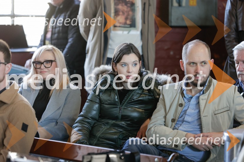  Nuša Derenda, pevka;  ... ;  ... Novinarska konferenca pred festivalom Pivo in cvetje Laško 2025