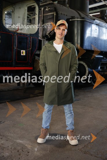  Rok  Lunaček, pisec besedil, aranžer in pevecNovinarska konferenca pred festivalom Pivo in cvetje Laško 2025