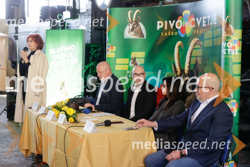  Darinka Pavlič Kamien, strokovnjakinja za komuniciranje;  Urban Centa, programski direktor festivala Pivo in cvetje Laško;  Miha  Mirt, direktor STIK Laško;  Jana Morelj, radijska in TV voditeljica;  Miha  Butara, direktor SŽ Potniški prometNovinarska konferenca pred festivalom Pivo in cvetje Laško 2025