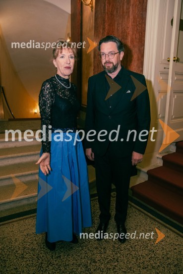  Vesna Jurca Tadel, ravnateljica SNG Drama Ljubljana;  Marko  Hribernik, direktor SNG Opera in balet LjubljanaOpera za tri groše, koprodukcija SNG Drama Ljubljana in SNG Opera in balet Ljubljana