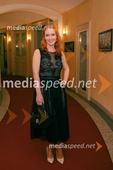  Sara  Bergman Recek, zobozdravnica, paradontologinjaOpera za tri groše, koprodukcija SNG Drama Ljubljana in SNG Opera in balet Ljubljana