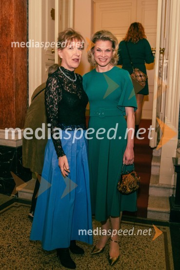  Vesna Jurca Tadel, ravnateljica SNG Drama Ljubljana; dr. Tinkara Srnovršnik, ginekologinjaOpera za tri groše, koprodukcija SNG Drama Ljubljana in SNG Opera in balet Ljubljana