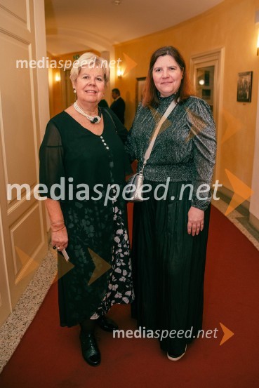  Irena  Butoln, germanistka;  Teja Pelko, novinarkaOpera za tri groše, koprodukcija SNG Drama Ljubljana in SNG Opera in balet Ljubljana