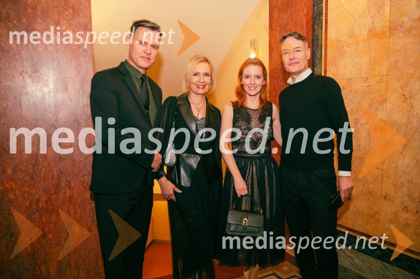  Toni Tovornik, generalni sekretar na Ministrstvu za kulturo;  Melita  Tovornik;  Sara  Bergman Recek, zobozdravnica, paradontologinja;  Saša Krajnc, TV Voditelj, RTVOpera za tri groše, koprodukcija SNG Drama Ljubljana in SNG Opera in balet Ljubljana