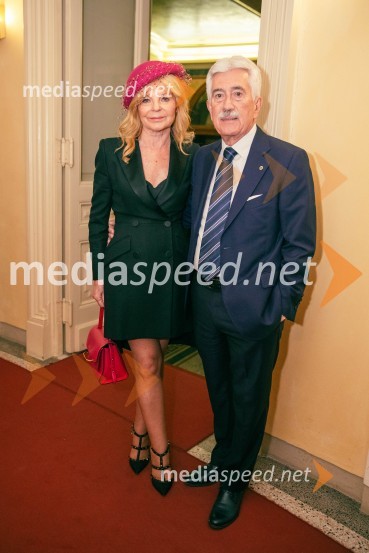  Darja Kuhar Kotnik, soustanoviteljica in podpredsednica Društva za zdravje naroda;  Rajko Kotnik, bivši poslovni direktor Cankarjevega doma, dosedanji predsednik Lions kluba Ljubljana RožnikOpera za tri groše, koprodukcija SNG Drama Ljubljana in SNG Opera in balet Ljubljana