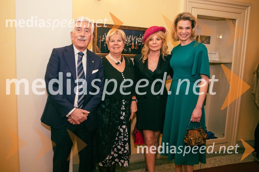  Rajko Kotnik, bivši poslovni direktor Cankarjevega doma, dosedanji predsednik Lions kluba Ljubljana Rožnik;  Irena  Butoln, germanistka;  Darja Kuhar Kotnik, soustanoviteljica in podpredsednica Društva za zdravje naroda; dr. Tinkara Srnovršnik, ginekologinjaOpera za tri groše, koprodukcija SNG Drama Ljubljana in SNG Opera in balet Ljubljana