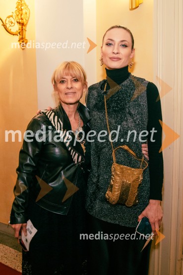  Barbra Jermann, urednica revije Suzy;  Urška Centa, plesalka flamenkaOpera za tri groše, koprodukcija SNG Drama Ljubljana in SNG Opera in balet Ljubljana