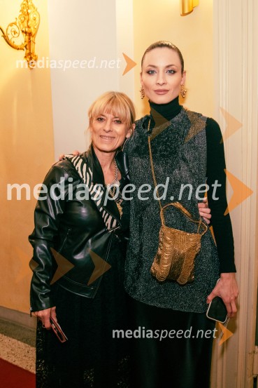  Barbra Jermann, urednica revije Suzy;  Urška Centa, plesalka flamenkaOpera za tri groše, koprodukcija SNG Drama Ljubljana in SNG Opera in balet Ljubljana