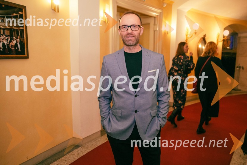  Klemen Valter, poslovni vodja programa, SNG Opera in Balet LjubljanaOpera za tri groše, koprodukcija SNG Drama Ljubljana in SNG Opera in balet Ljubljana