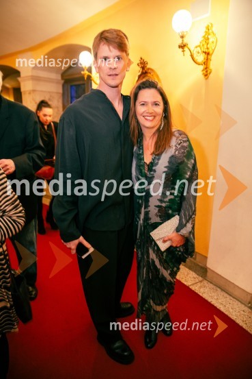  Lukas Zuschlag, baletnik, koreograf;  Yulia  Roschina, režiserkaOpera za tri groše, koprodukcija SNG Drama Ljubljana in SNG Opera in balet Ljubljana