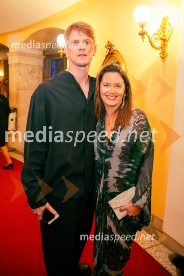  Lukas Zuschlag, baletnik, koreograf;  Yulia  Roschina, režiserkaOpera za tri groše, koprodukcija SNG Drama Ljubljana in SNG Opera in balet Ljubljana