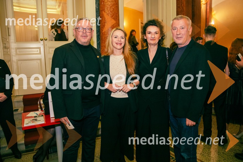  ... ;  Barbara Svetek, vodja službe za marketing SNG Drama Ljubljana;  Amela Kujović;  Ivica Buljan, režiserOpera za tri groše, koprodukcija SNG Drama Ljubljana in SNG Opera in balet Ljubljana